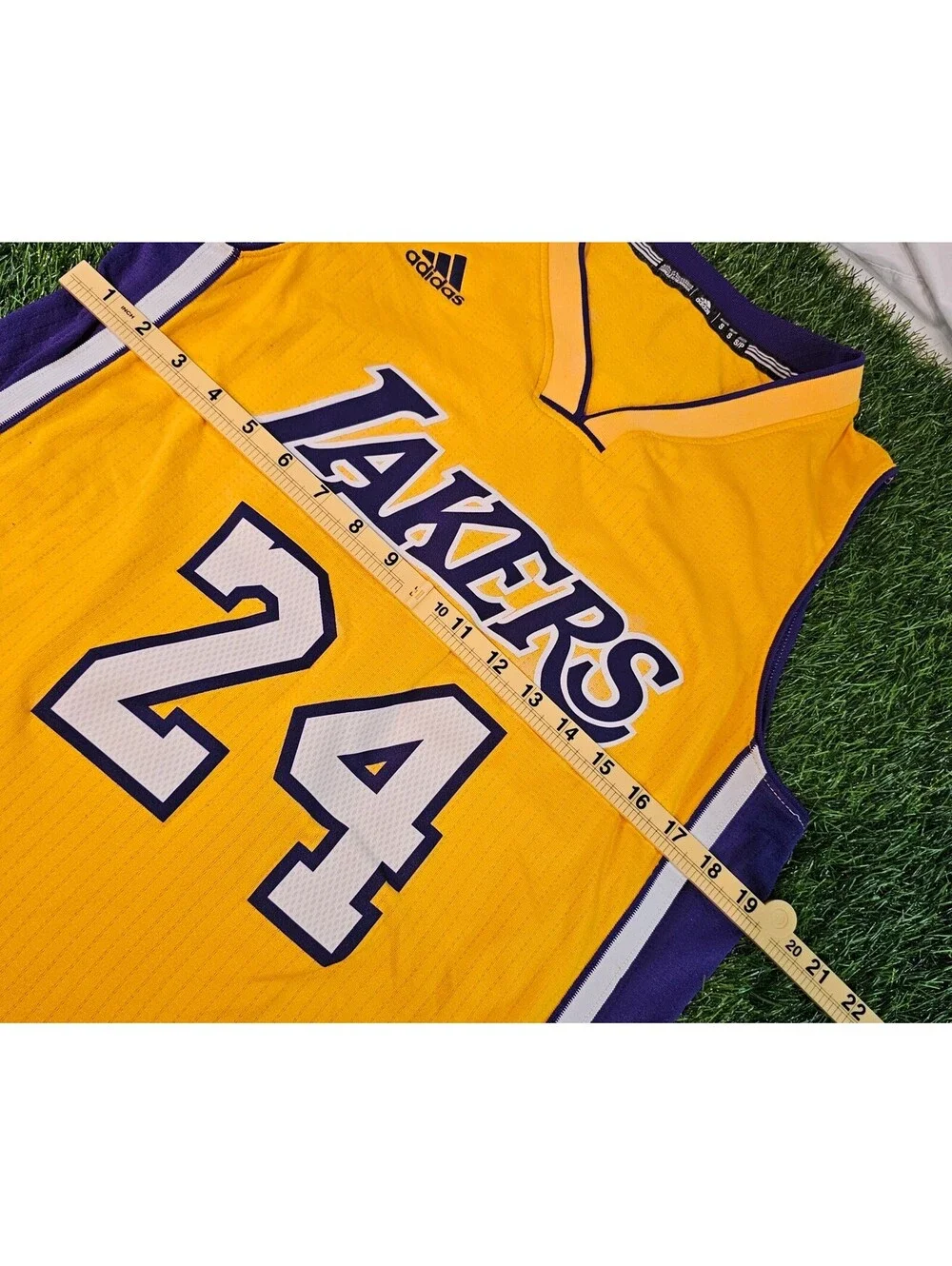 Authentic Los Angeles Lakers #24 Kobe Bryant NBA Swingman Jersey Size S